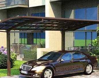 車棚裝置時的安滿是一項大工程